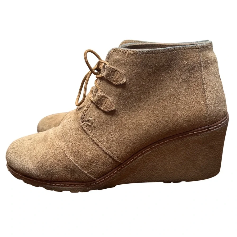 TOMS Kala Desert Wedge Tan Suede Lace Up Ankle Booties Womens 9.5 10010941‎